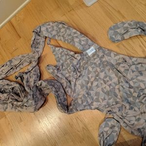 FIDELA BRAND NEW Baby Sling/baby carrier